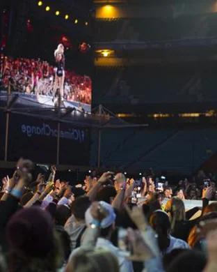 Live concert by Khamari