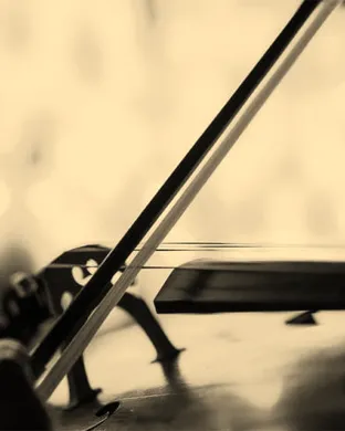 Candlelight: 90s Hip Hop on Strings