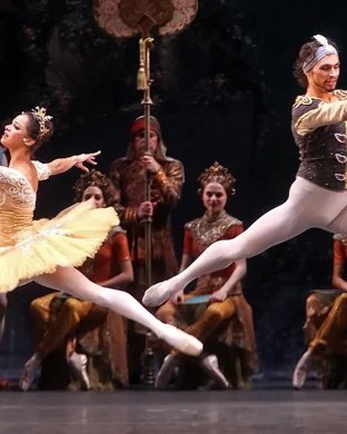 Moving Art Four - Legends